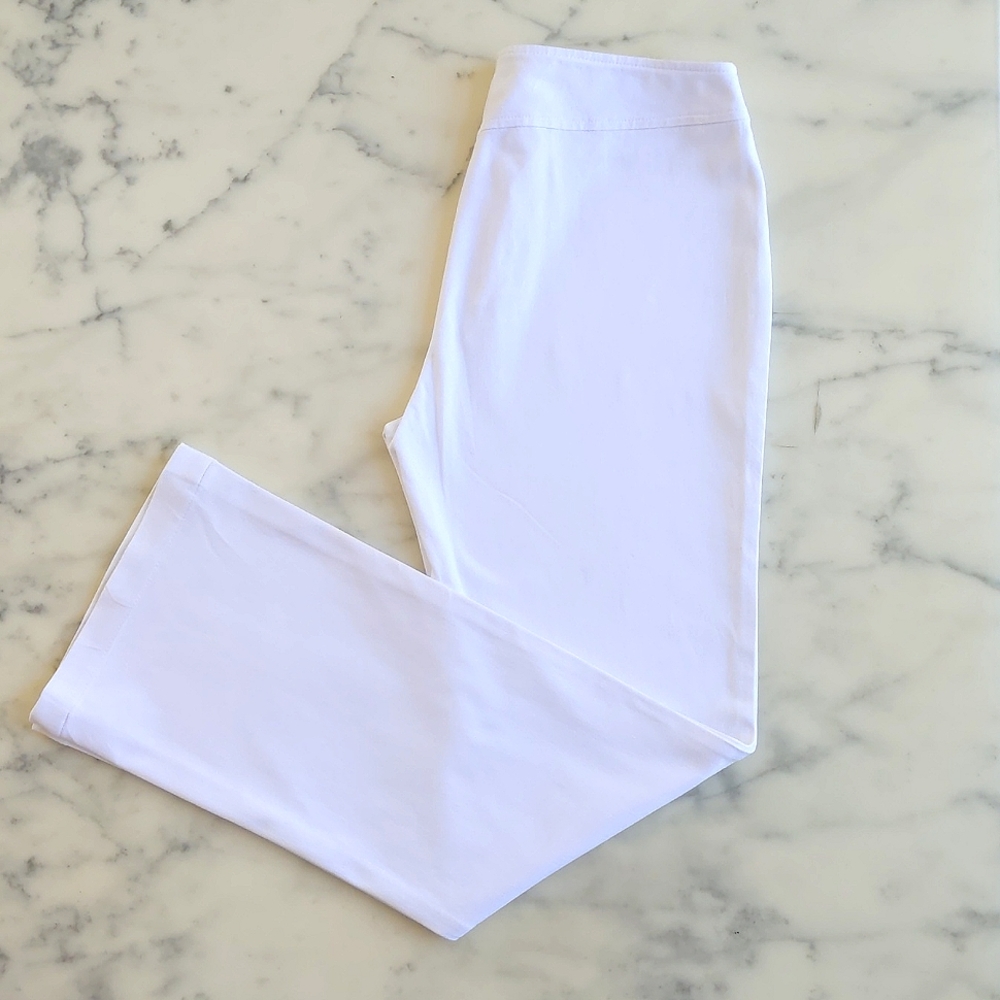 High-Waist Straight Leg Soft Woven Fabric White Stretchable Pant.